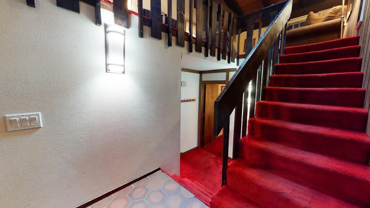 Mammoth Estates Condo - Near Village At Mammoth & Pet Friendly Mammoth Lakes 0*,